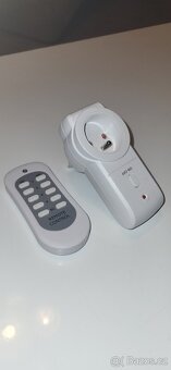 Dálkově ovládaná záasuvka RC 101-F - 433 MHz - 230V / 16A - 3