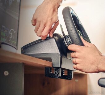 Logitech g29 DRIVING FORCE - 3