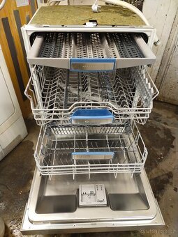 Prodám vestavnou myčku Bosch 60 cm Dovezu - 3