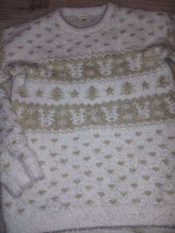 Dívčí zimní svetřík – bílý se zlatým vzorem - 3