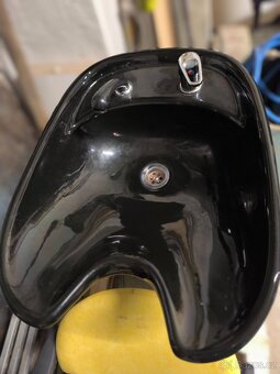 Kadeřnický mycí box - 3