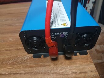 Prodám sinusový měnič napětí 12/230V 2000/4000W - 3