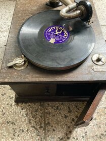 Starý gramofon - 3