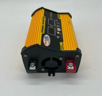 Power inverter modifikovaný sinusový měnič napětí 4000W - 3