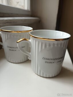Porcelánové památeční hrnky papež a kardinál - 3