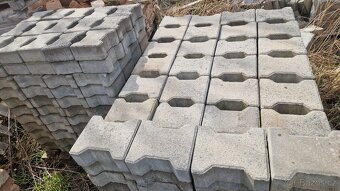 Zámková dlažba přírodní íčko 8cm 6Kč/ks - 3