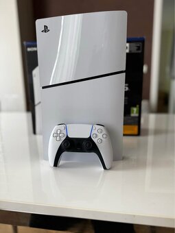 PlayStation 5 Slim - 3