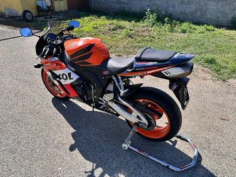 Rozprodam na nahradni dily HONDA CBR 1000RR,SC57 / 2005 - 3