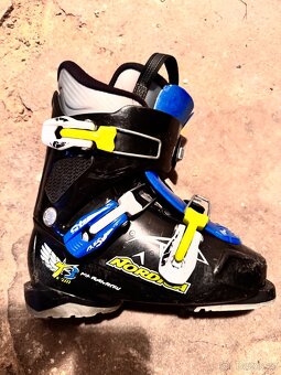 Prodam lyzaky Nordica 23.5 / 275mm - 3