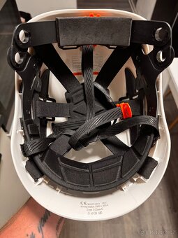 Sportovní helma - 3