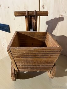 Dřevěný nepoužívaný květináč - 3