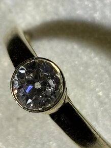 Zlatý prsten s přírodním diamantem. - 3