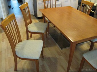 JÍDELNÍ STUL + 6 židlí - 3