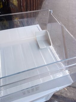 Mrazák Bosch ( jen pár krát používaný) - 3