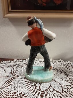 Keramická soška harmonikáre - 3