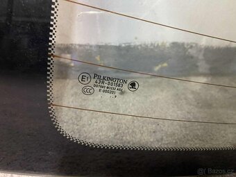 Škoda Octavia 2 combi fac. - zadní okno - 3