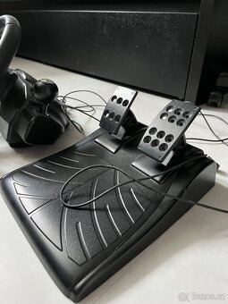 Herní volant Logitech - 3