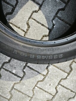 Letní pneu Continental 235/45 R19 V - 3