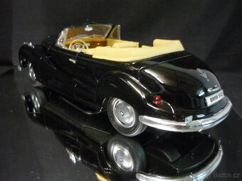 BMW 502 1955 Maisto 1/18 - 3