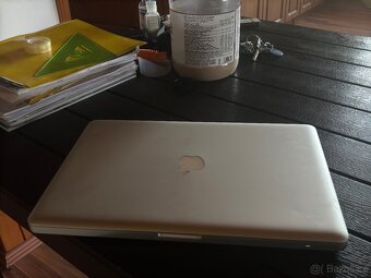 Apple MacBook Pro 15,4" Intel Core i7 2GHz, 16GB RAM - 3