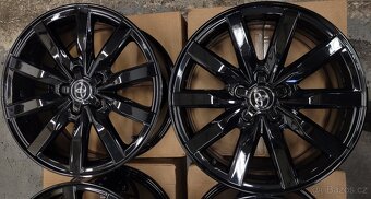 Toyota Camry VIII ,18' alu kola,celo černé,nové - 3