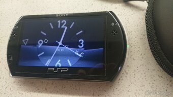 Sony PSP GO - 3