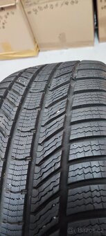 235/45/18 Continental WinterContact, DOT 2122, 8.8mm-8.6mm - 3