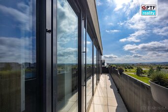 Luxusní Penthouse 2+kk s terasou, úložnou místností – Plzeň - 3