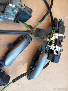 FIAT STILO 3-DVEŘ SADA KLIKY DVEŘÍ A MECHANISMUS ZÁMKŮ - 3