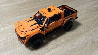 Ford Raptor F-150 42126 - 3