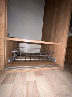 Šatní skříň - 3