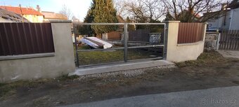 Kovová brána - 3