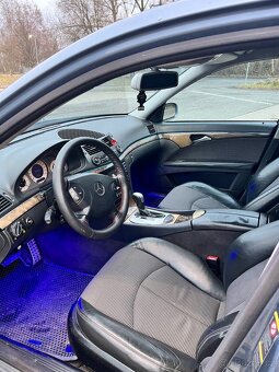 Mercedes Benz E320 - 3