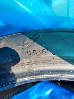 Bridgestone 285/40 r21 - 3