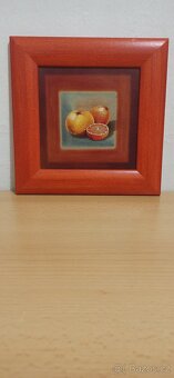 Obrázek, červené pomeranče a obrázek hrušky. - 3