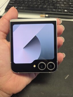 Samsung Galaxy Z Flip6 256 GB - 3