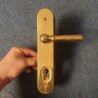 Bezpečnostní kování ROSTEX R1/90 Titan zlatý - 3