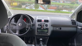 VW Touran, r.v. 2010 naj. 180 tis. 7 míst - 3