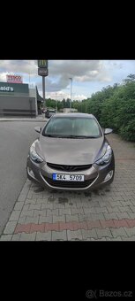 Hyundai Elantra 5 - 3