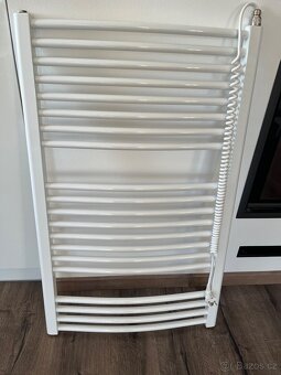 Elektrický topný koupelnový žebřík 60x90 - 3