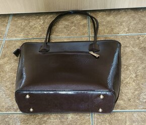 Lakovaná kabelka přes rameno Paolo Bags - 3