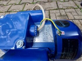 Prodám motor na 240V typ KD1801 1,5kW, 1400ot. - 3