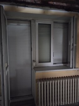 Okno + dveře na balkón + venkovní okenní roleta - 3