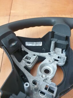Volant Toyota Yaris 2 - 3
