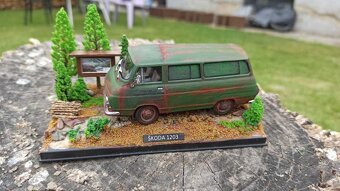 Škoda 1203 - les 1:43 diorama - 3
