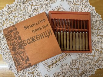 Bulharské příbory s dřevěnou rukojetí, nepoužité, originální - 3