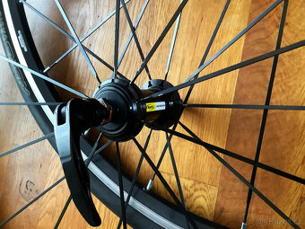 Silniční zapletená kola MAVIC AKSYUM + obutí ZDARMA - 3