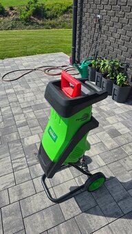 Zahradní drtič / štěpkovač Florabest FMH 2400 B2 - 3