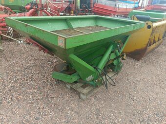 1000L Rozmetadlo AMAZONE ZA-U 1001 (hydraulické ovládání) - 3