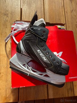 Nové hokejové brusle CCM 9040 – vel. EUR 36,5 - 3